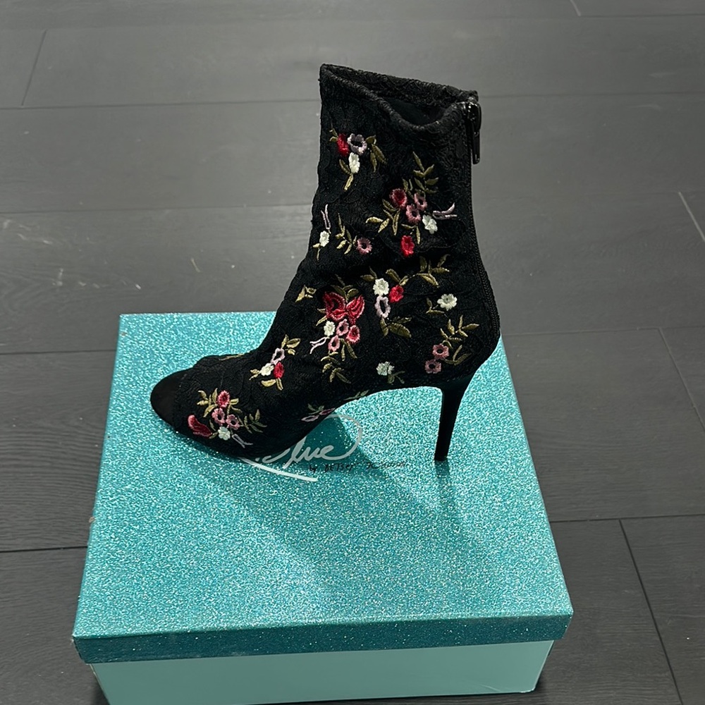 Black Embroidered Floral Women's Ankle Boots